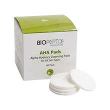 פדים לניקוי והבהרה AHA Pads של Biopeptix, אריזה של 40 פדים לצד פדים בודדים